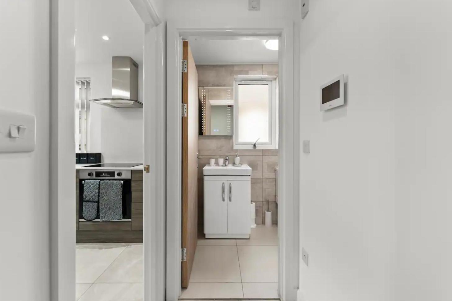 A Stylish Luxury 2 Bedroom Duplex Apartment Cardiff Exteriör bild